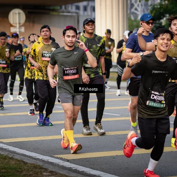 Runner Photo 6428118