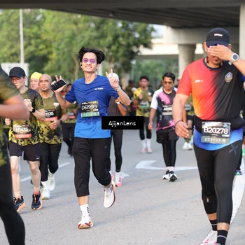 Runner Photo 6428145