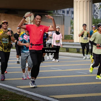 Runner Photo 6428172