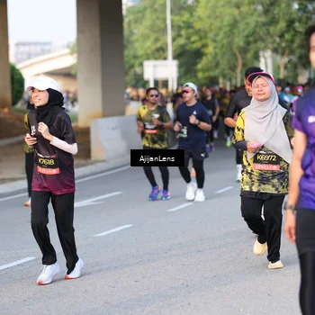 Runner Photo 6428499