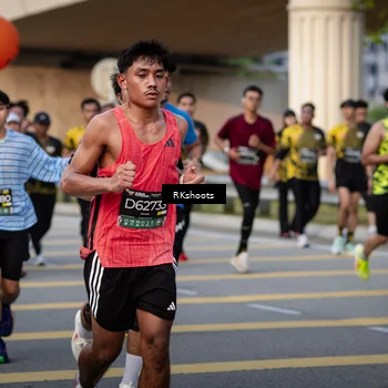 Runner Photo 6428536