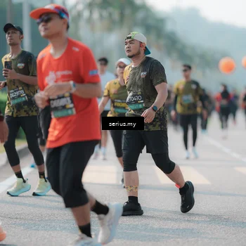 Runner Photo 6428613