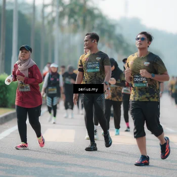 Runner Photo 6428715