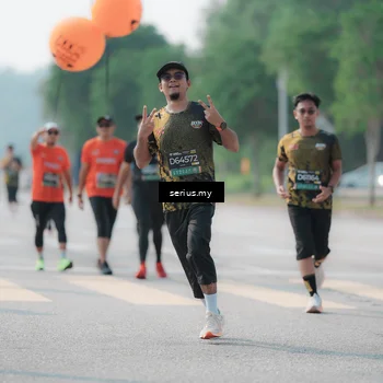 Runner Photo 6428773