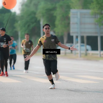 Runner Photo 6428786