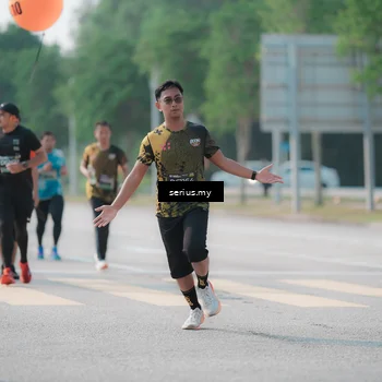 Runner Photo 6428789