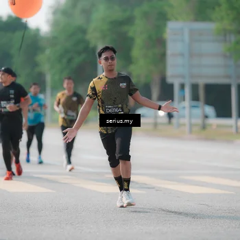 Runner Photo 6428796