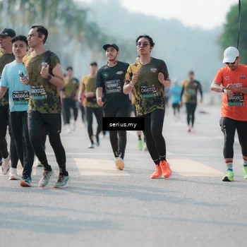 Runner Photo 6428830