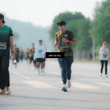 Runner Photo 6429048
