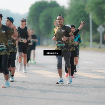 Runner Photo 6429480