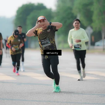 Runner Photo 6429870