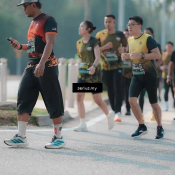 Runner Photo 6430040