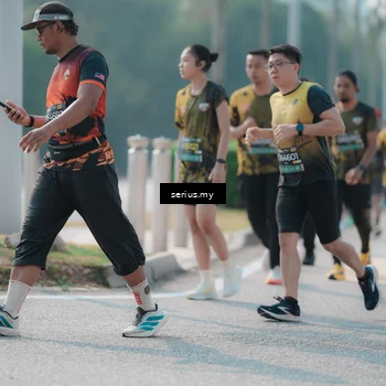 Runner Photo 6430051