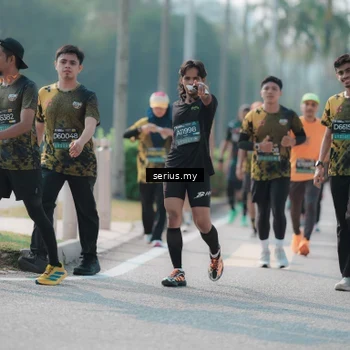 Runner Photo 6430059