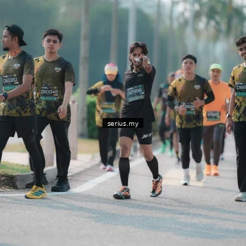 Runner Photo 6430067
