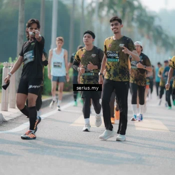Runner Photo 6430068