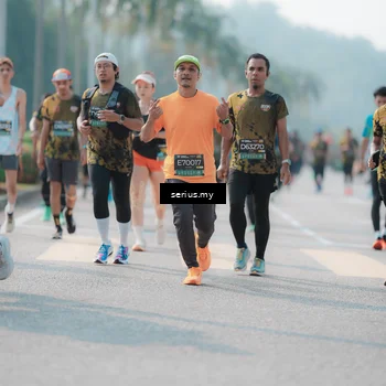 Runner Photo 6430088