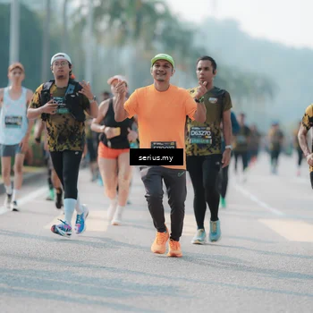 Runner Photo 6430099