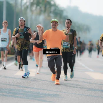 Runner Photo 6430100