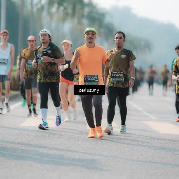 Runner Photo 6430101