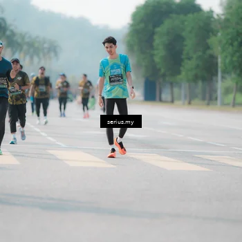 Runner Photo 6430129