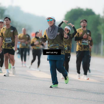 Runner Photo 6430213