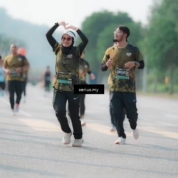 Runner Photo 6430244