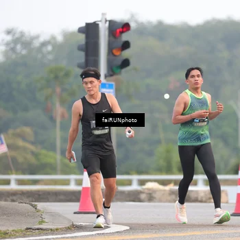 Runner Photo 6430272