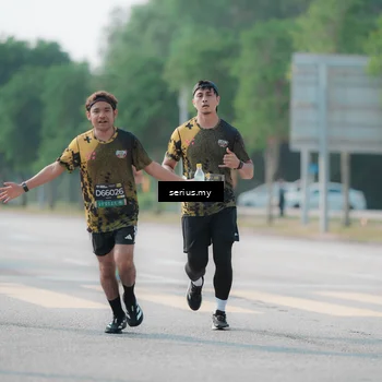 Runner Photo 6430341