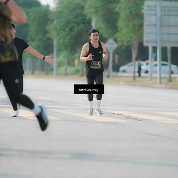 Runner Photo 6430354