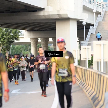 Runner Photo 6430392