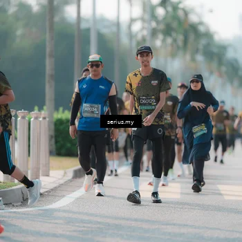 Runner Photo 6430438