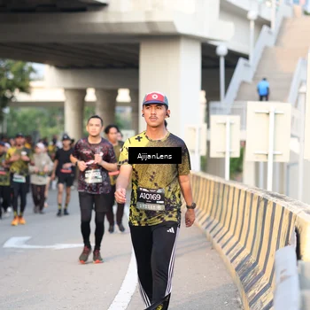 Runner Photo 6430442