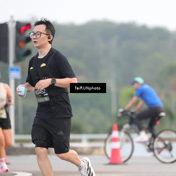 Runner Photo 6430451