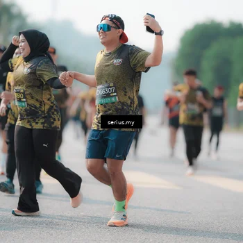 Runner Photo 6430475