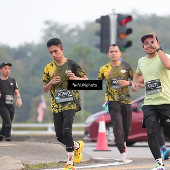 Runner Photo 6430613