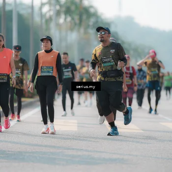 Runner Photo 6430630