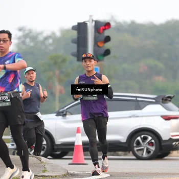 Runner Photo 6430770