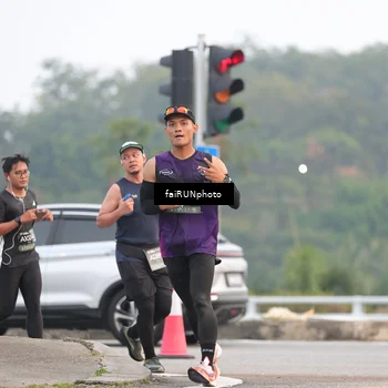 Runner Photo 6430773