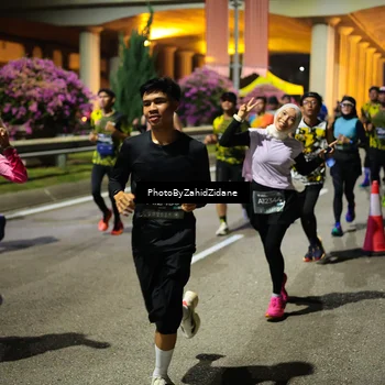 Runner Photo 6430900