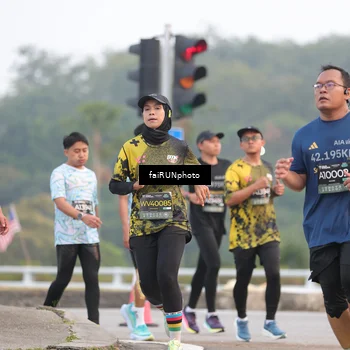Runner Photo 6431378