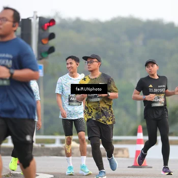 Runner Photo 6431412