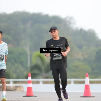 Runner Photo 6431415