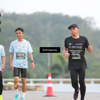 Runner Photo 6431459