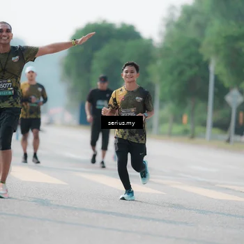Runner Photo 6432000