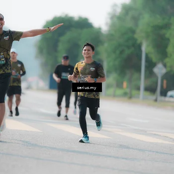 Runner Photo 6432003