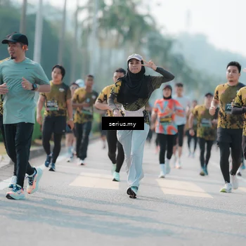 Runner Photo 6432023