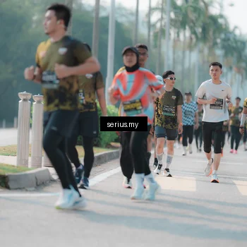 Runner Photo 6432102