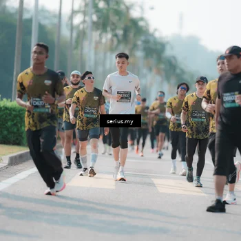 Runner Photo 6432104