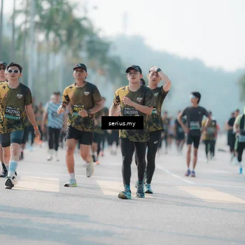 Runner Photo 6432132